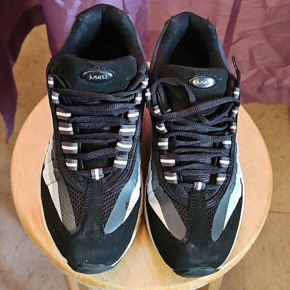 Fuse53 Shoes - Fuse53 Black and White Sneakers